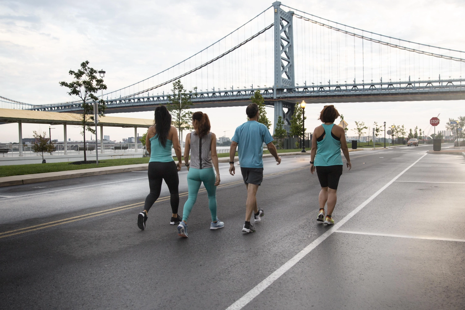 Hans-Peter Mielke – Vertrieb von Hallux Einlegesohlen – gehende Menschen